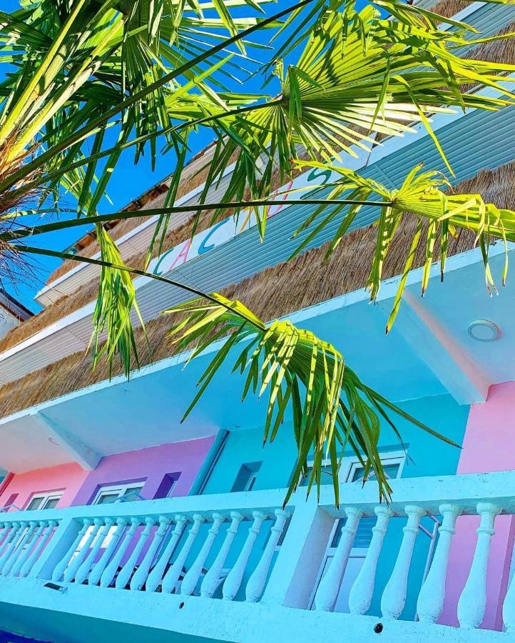 Casa Barbie Costinestiホステル エクステリア 写真