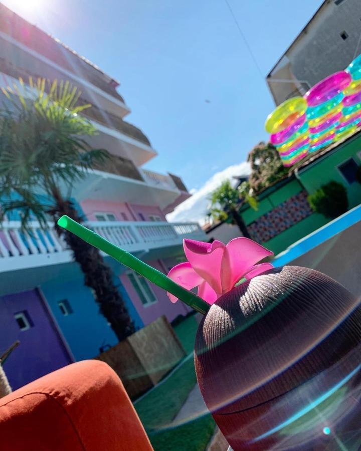 Casa Barbie Costinestiホステル エクステリア 写真