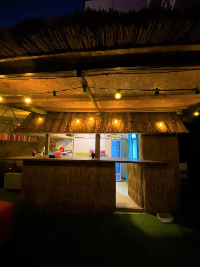 Casa Barbie Costinestiホステル エクステリア 写真