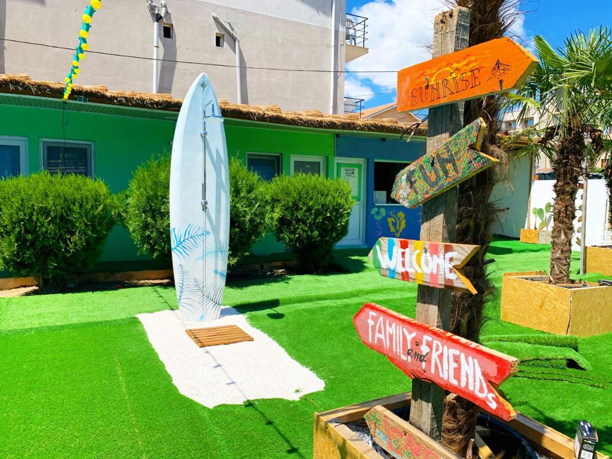 Casa Barbie Costinestiホステル エクステリア 写真