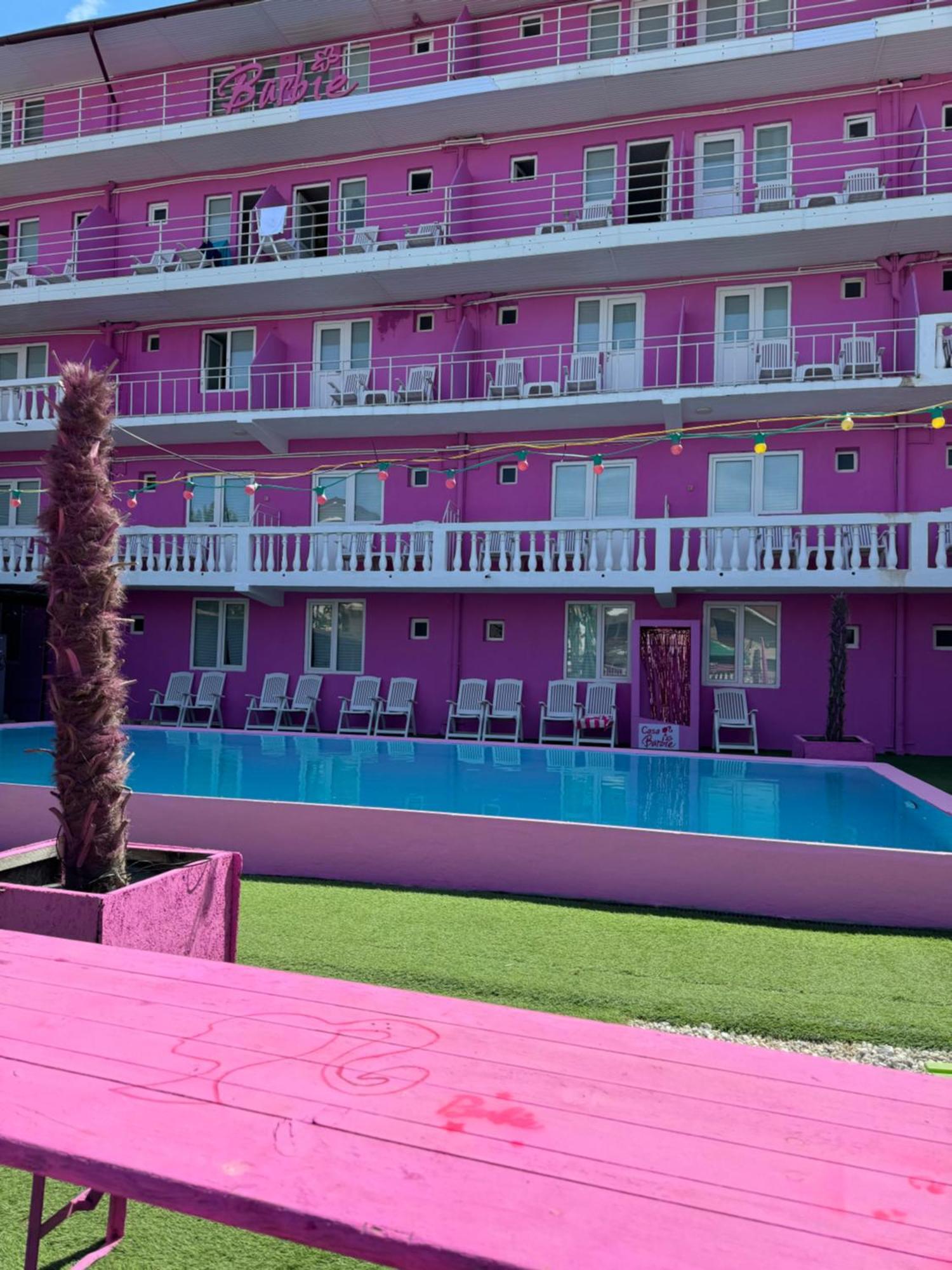 Casa Barbie Costinestiホステル エクステリア 写真