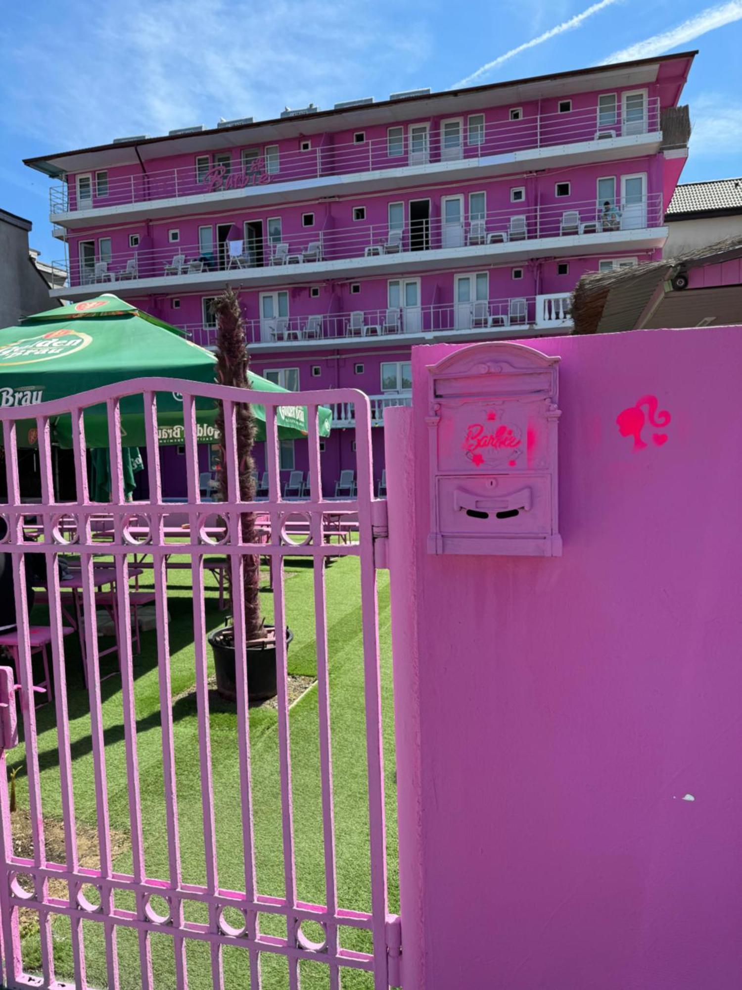 Casa Barbie Costinestiホステル エクステリア 写真