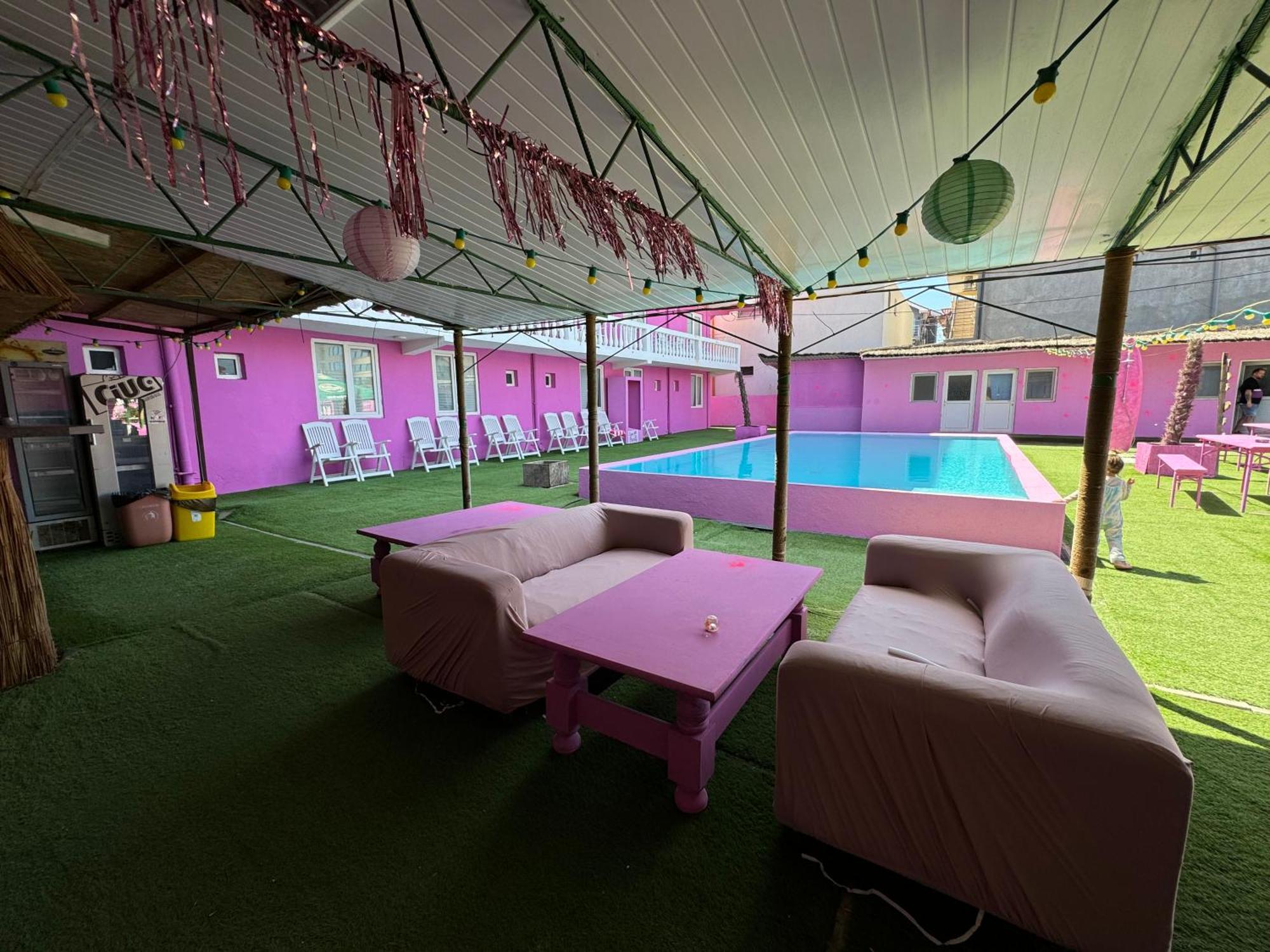 Casa Barbie Costinestiホステル エクステリア 写真