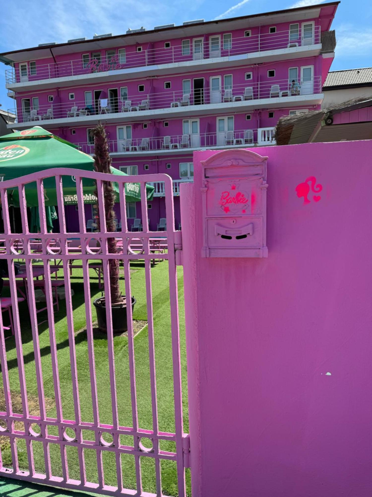 Casa Barbie Costinestiホステル エクステリア 写真